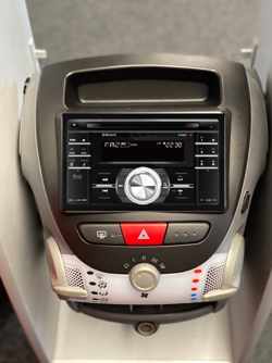 Toyota Aygo - Hoge kwaliteit 2DIN autoradio - Made For iPhone - MFI - FM - Bluetooth - MP3 - CD - VARIO-COLOR (Demo-model) + GRATIS 2DIN frontpaneel - Complete set - 2002 tot 2014